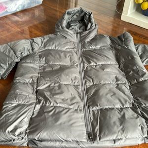Columbia grey jacket with hidden pockets and a zipper